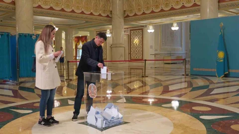 Kazakistan'da Yeni Anayasa Referandumu