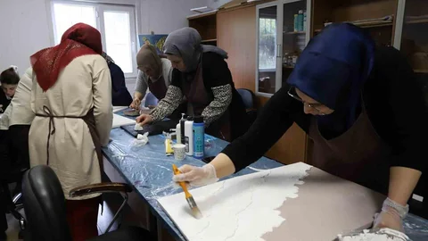 Kadınlar Diyarbakır'da Üretim Yapıyor