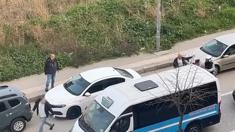 Bursa'da Motosikletli Sürücüye Coplu Saldırı