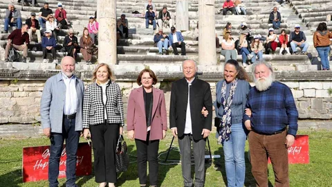 Miletos'ta Matematik ve Umut Konferansı