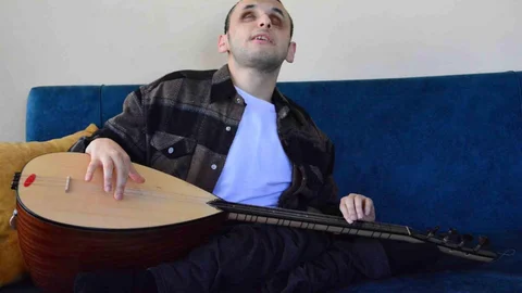 Müzik Aşkı Hayata Bağladı