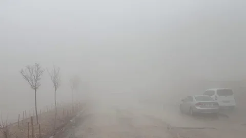 Besni'de Sağanak Yağış ve Sis Etkili Oldu