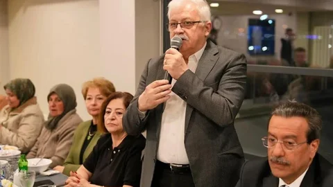 Burhaniye'de İftar Programı Düzenlendi