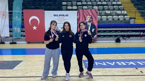 Köyceğizli Öğrenciler İlk Bilek Güreşi Madalyalarını Aldı