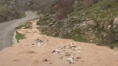 Silvan'da Sağanak Yağmur Taşkınlara Yol Açtı