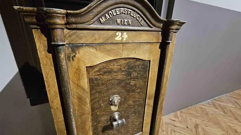 Elazığ Kent Müzesi'ndeki Tarihi Kasa