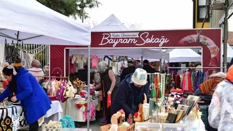 Kadın Girişimciler Bayram Sokağı Bursa'da Açıldı