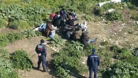 Ayvalık'ta 25 Göçmen Yakalandı