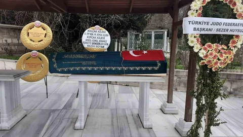 Muzaffer Ilıcak Son Yolculuğuna Uğurlandı