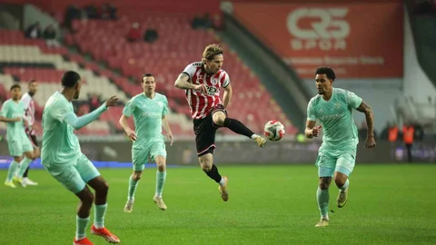 Samsunspor, Kayserispor'u İlk Yarıda Geçti