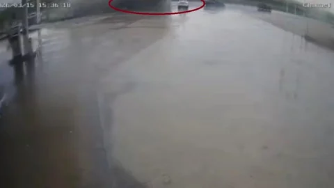 Diyarbakır'da Tır Kazası Anları Kamerada