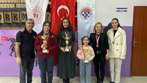 Kars'ta Kadınlar Satranç Turnuvası Tamamlandı
