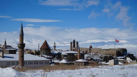 Erzurum'da İranlı Çocuklar İçin Mektep Girişimi