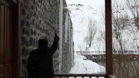 Kars’ta Dondurucu Soğuklar Etkili Oluyor