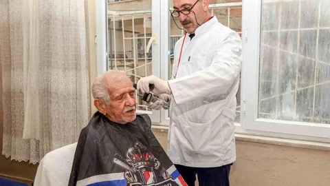 Diyarbakır'da Yaşlılara Berber Hizmeti