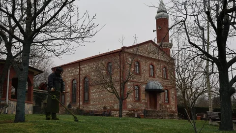 Kartepe'de Bayram Öncesi Temizlik Yapıldı