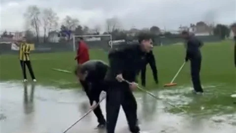 Osmaniye'de Su Birikintisi Temizliği