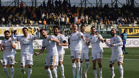 Aliağa FK Zirveye Yaklaşıyor