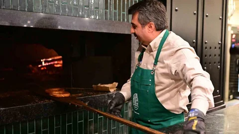 Bursa'da Başkan Yılmaz Geleneksel Lezzetleri Pişirdi