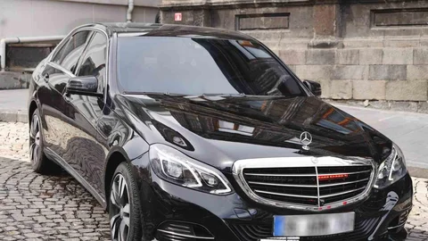 Kars Belediyesi'ne Azerbaycan'dan Destek Aracı Hediye Edildi