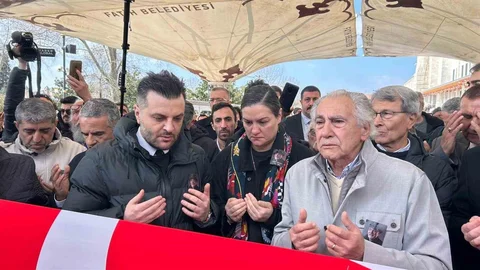 İstanbul'da İlber Ortaylı İçin Tören Düzenleniyor