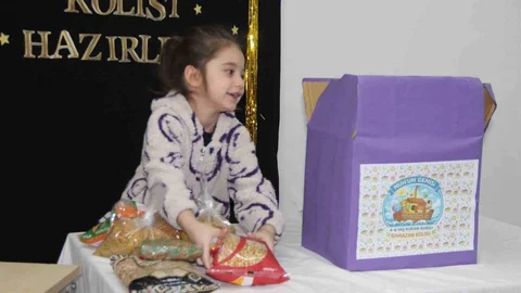 Cizre'de Minik Yüreklerden Dayanışma