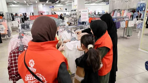 Karatay'da Çocuklara Bayram Sürprizi