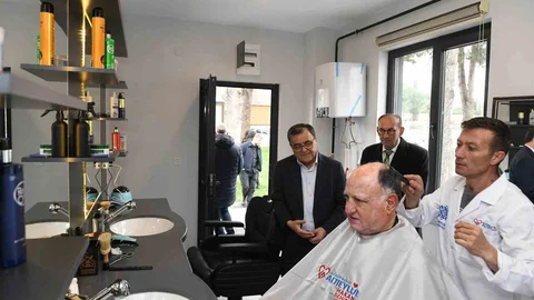 Altıeylül Belediyesi'nden Emeklilere Hizmet