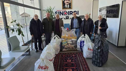 Sındırgı'da Deprem Yararları Bayram Çeki ile Sarılıyor