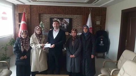 Hafızlık Öğrencilerinden Filistin'e Yardım