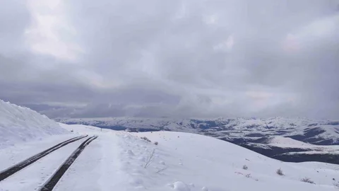 Aşkale'de Kar Yağışı Etkili Oluyor