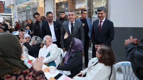 Mersin Akdeniz'de Ramazan İftarı Yapıldı