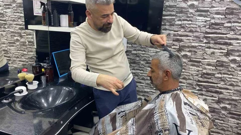 Aydın'da Bayram Tıraşı Yoğunluğu Başladı