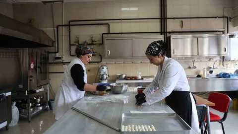 Diyarbakır'da Bayram İçin Tatlı Siparişleri