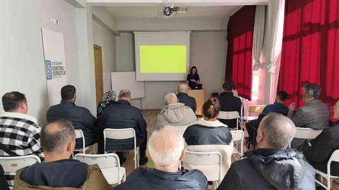 Yükümlülere Bilinçli İlaç Kullanımı Semineri Verildi