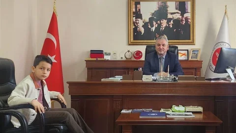 Minik Ömer’den Kur’an Kursuna Destek