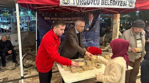 Turgutlu'da Kadir Gecesi İkramı