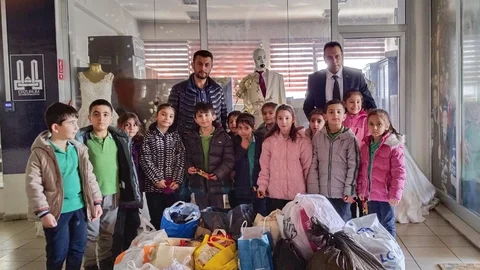 Erzurum'da Öğrencilerden Gıda Bağışı