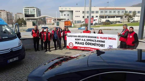 Karşıyaka'da İşçilerden Protesto Eylemi