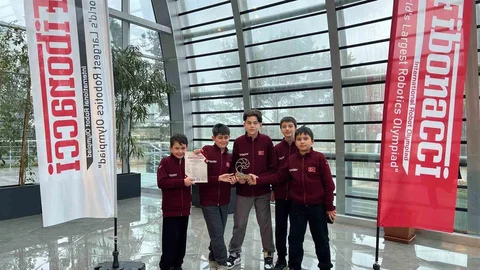 TACEV Öğrencileri Robotik Olimpiyatlarında Başarı Elde Etti