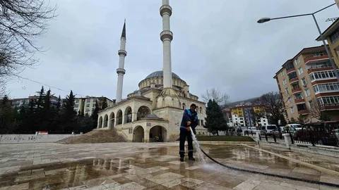 Battalgazi'de Cami ve Mezarlık Temizliği