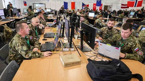 NATO'nun Dijital Sistemi Türk Mühendislerine Teslim Edildi