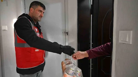 Manisa'da Ramazan Boyu Gönül Sofraları