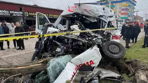 Samsun'da Ambulans Kazası: 1 Ölü, 3 Yaralı