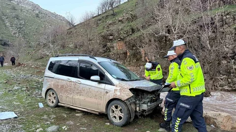 Hakkari Derecik’te Trafik Kazası