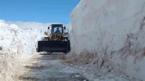 Hizan'da Çığ Engeli Aşıldı