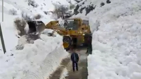 Çatbayır Mahallesi'nde Çığ Temizlendi