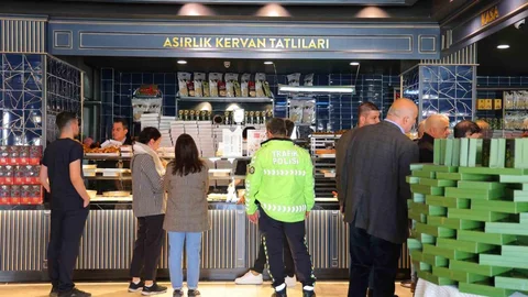 Kahramanmaraş’ta Ramazan Tatlıları Yoğun İlgi Görüyor