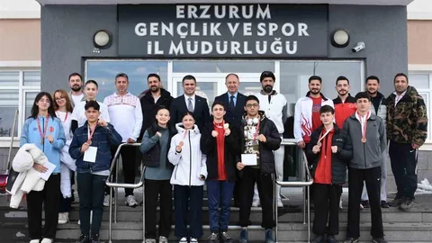 Şampiyon Taekwondocular Erzurum'da Ödüllendirildi