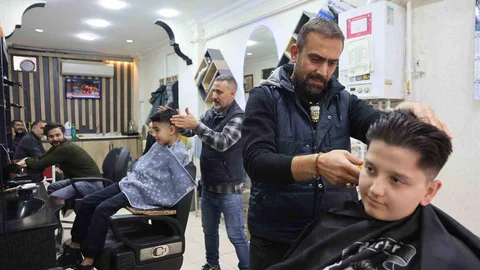 Elazığ'da Berberlerde Bayram Yoğunluğu